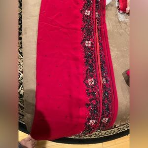 Pakistani/ Indian wear saree